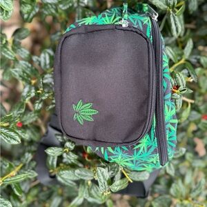 Green Leaf Pattern Men's Bag